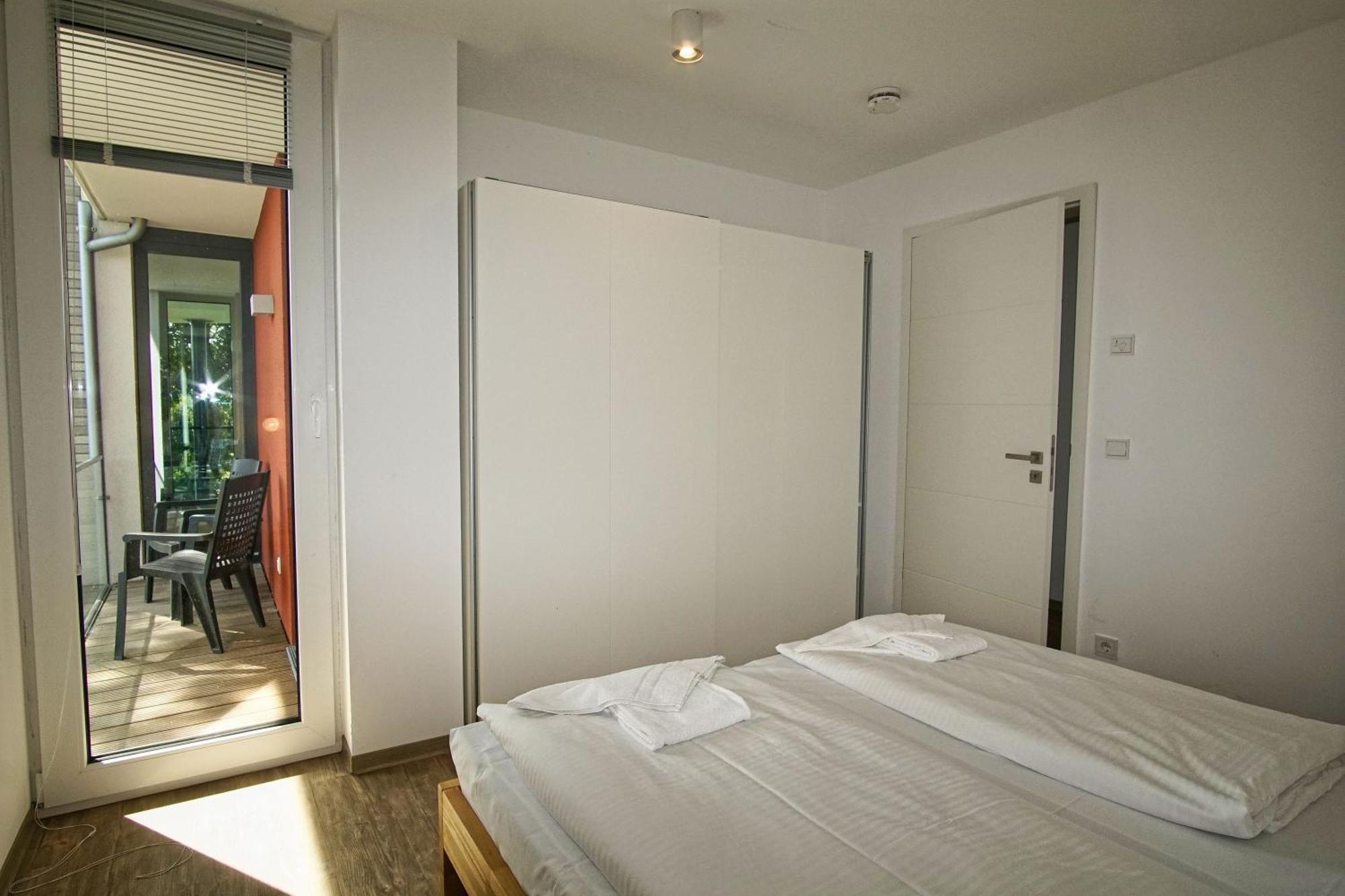 Haus Hafenkieker Fewo 08 - Balkon, Hafenblick 푸트버스 외부 사진